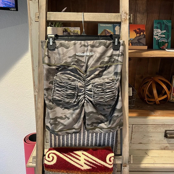 MiniBeast curve X lifting shorts size medium - Picture 4 of 10